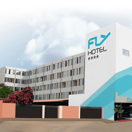 Fly Hotel Λουάντα Εξωτερικό φωτογραφία